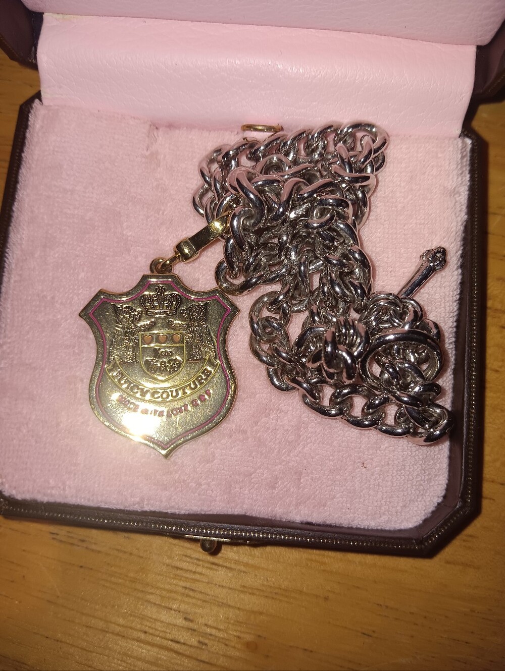 Juicy Couture Vintage Y2k Scottie Badge Necklace